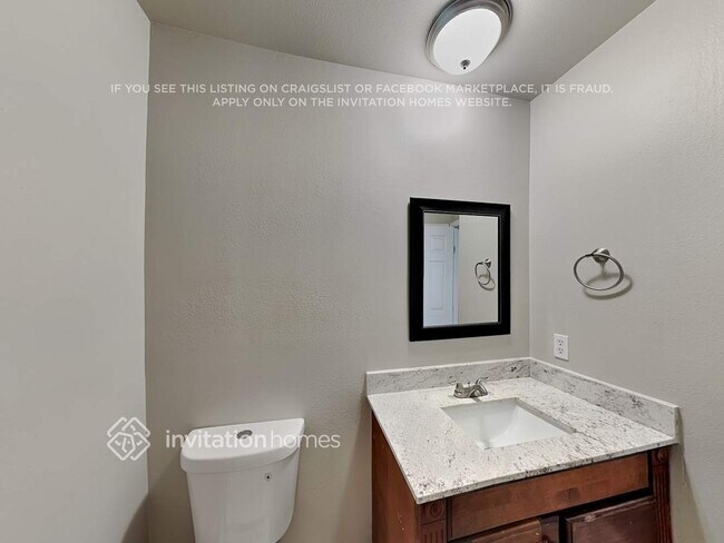 Building Photo - 1425 E 97th Pl