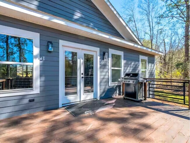 Building Photo - 134 Blackberry Ln