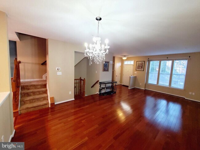 Building Photo - 9365 Owings Choice Ct