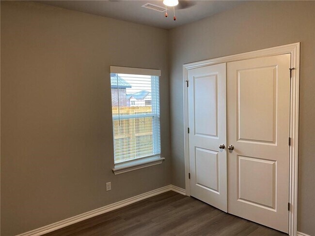 Building Photo - 221 Williams ct