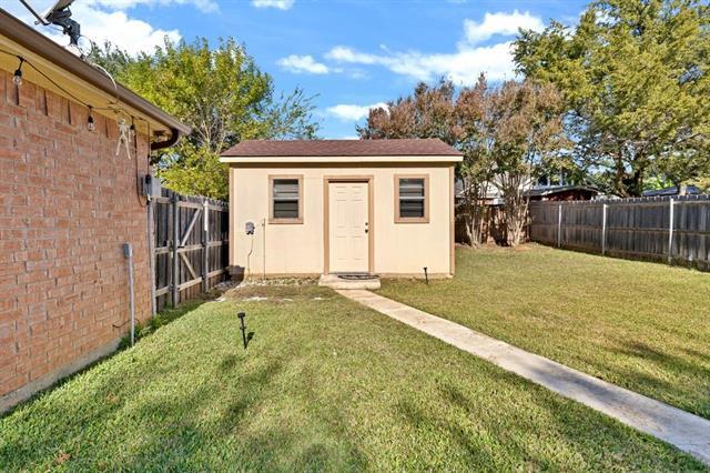 Building Photo - 18 Equestrian Ct