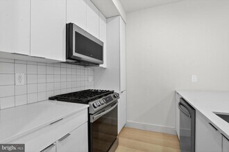 Building Photo - 2007 Cambridge St