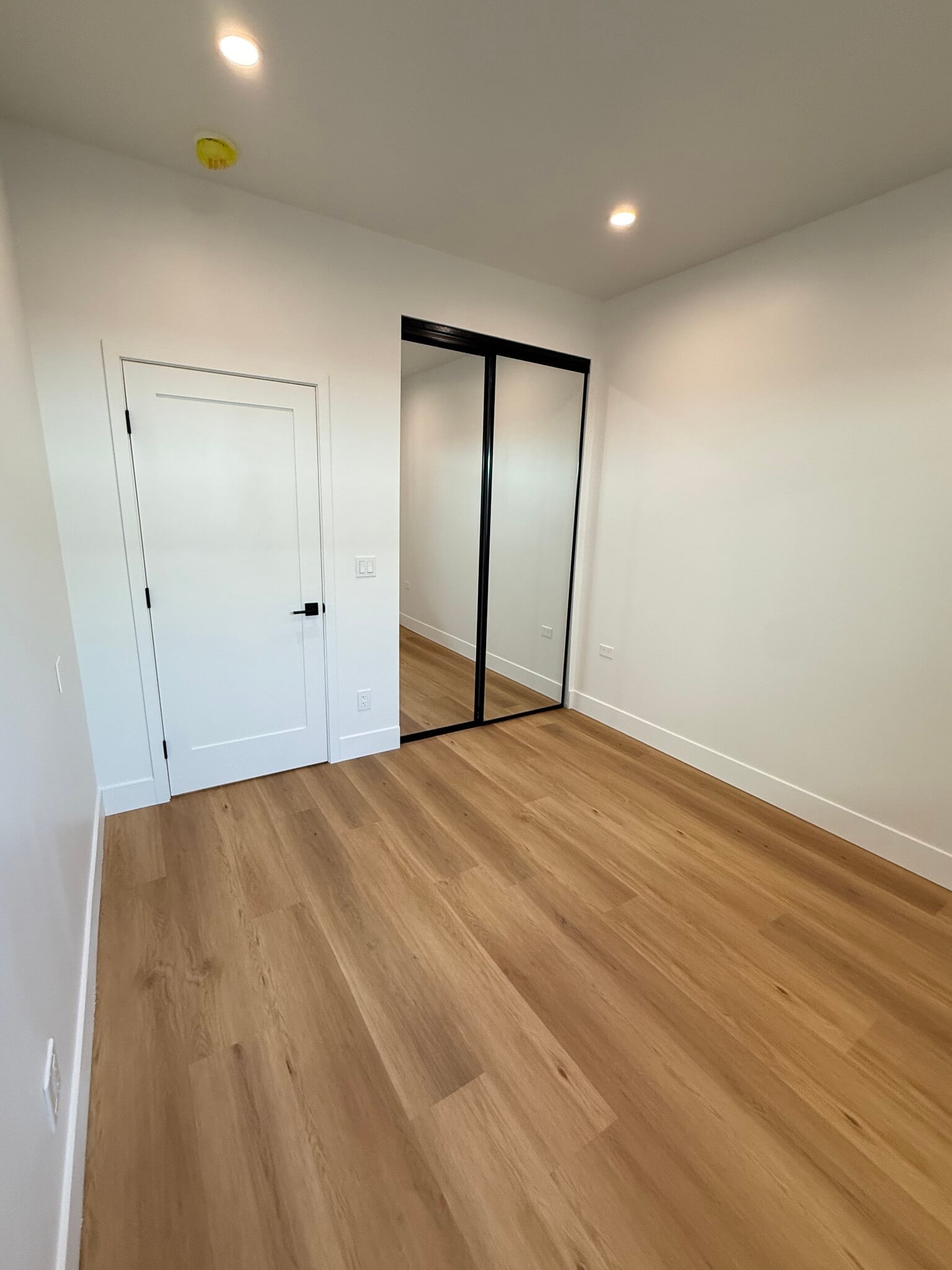 Building Photo - 6641 Glade Ave