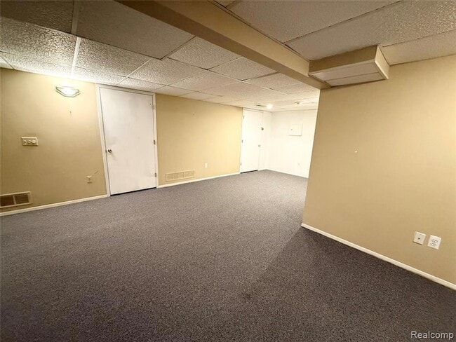 Building Photo - 6842 Indian Creek Dr