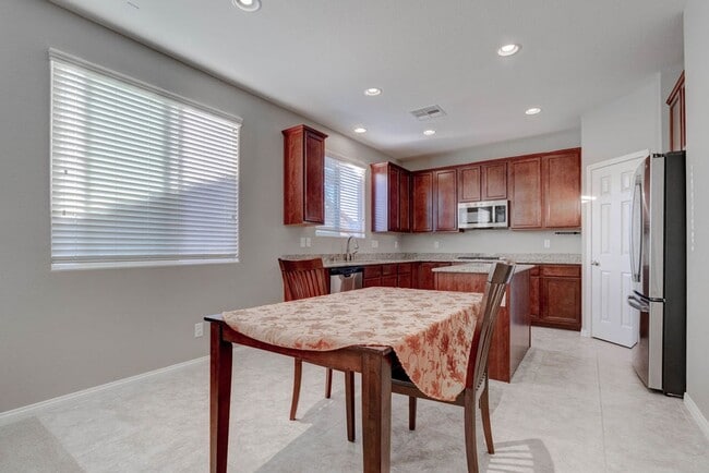 Building Photo - 10931 Sardinia Sands Dr