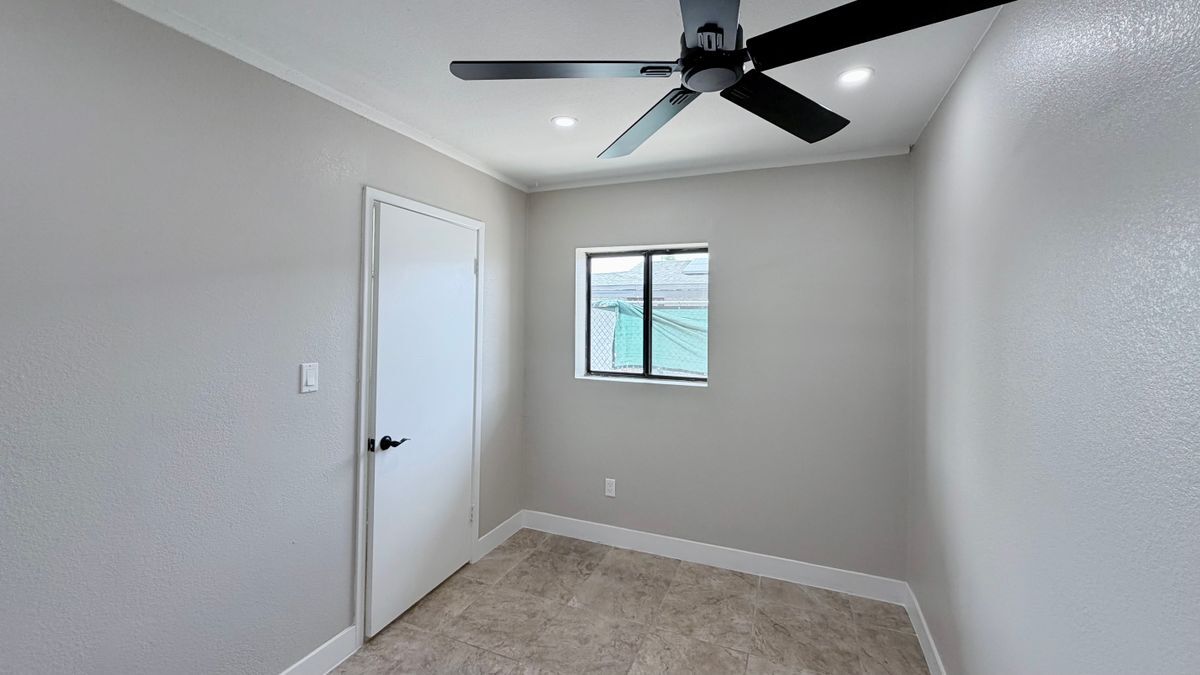 Building Photo - 2324 W Maricopa St