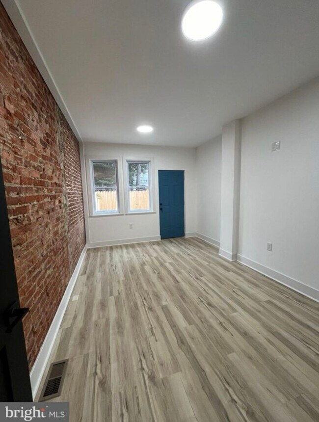 Building Photo - 4817 N 15th St