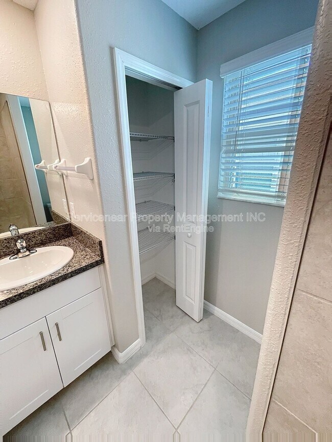 Building Photo - 7029 Samuel Ivy Dr