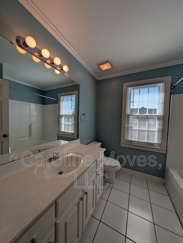 Building Photo - 33 Meadow Springs Ln
