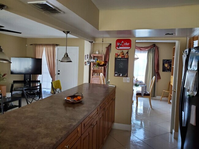 Building Photo - 9820 NW 24th St