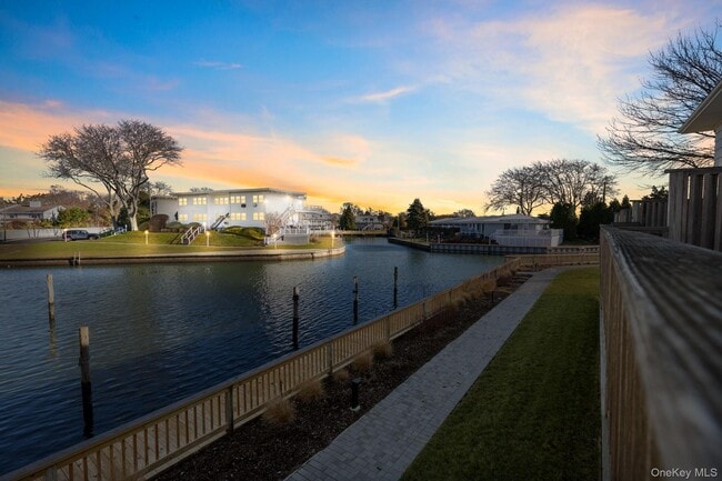 Building Photo - 3047 Mitchell Rd