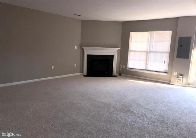 Building Photo - 2925 Rotterdam Loop