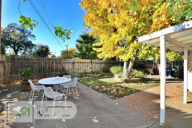 Building Photo - 2202 Canal Dr