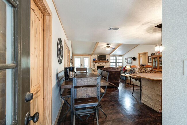 Building Photo - 2531 Recreational Road 3
