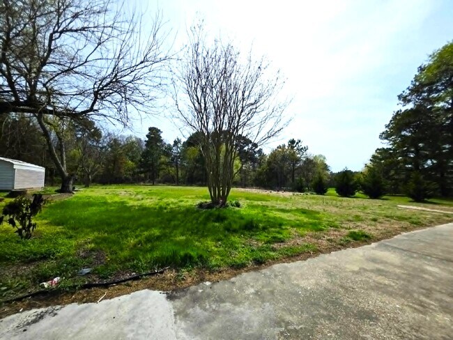 Building Photo - 25711 Delmar Rd