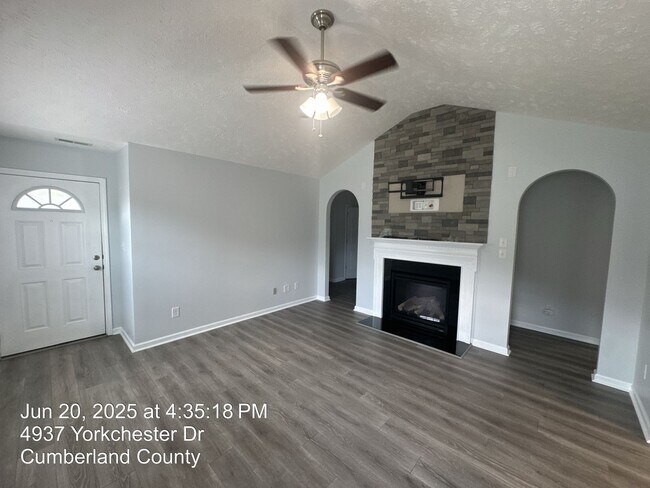 Building Photo - 4937 Yorkchester Dr