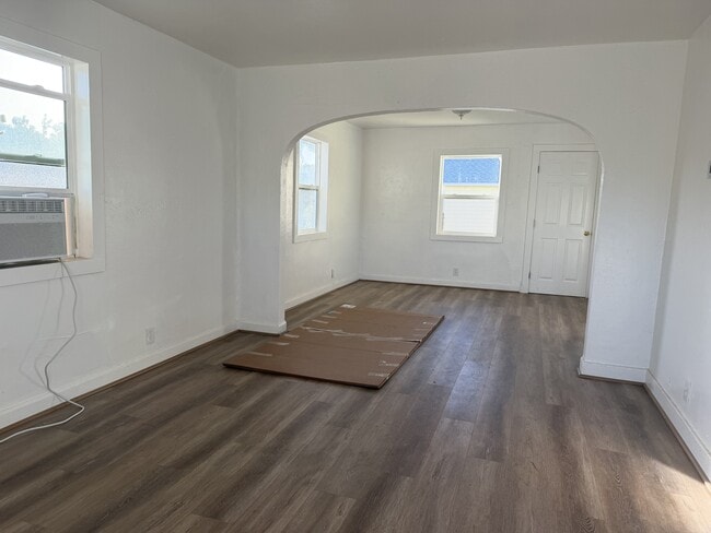 Building Photo - 1154 Grand Ave