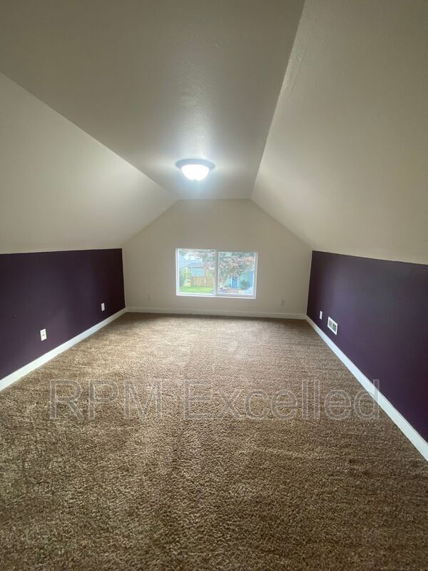 Building Photo - 3714 E I St