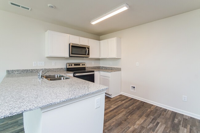 Building Photo - 2208 Cotton Dr