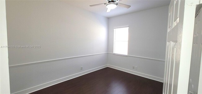 Building Photo - 4451 Laurel Pl