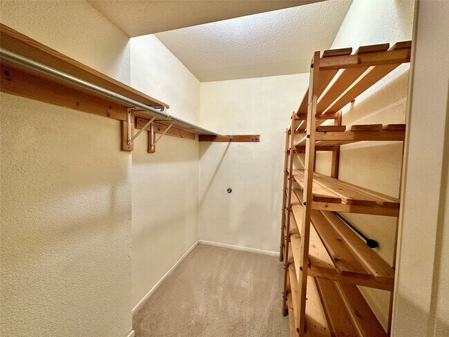 Building Photo - 2121 Hepburn St