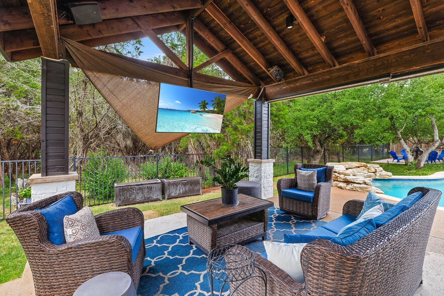 Outdoor Cabana - 291 Torrington Dr