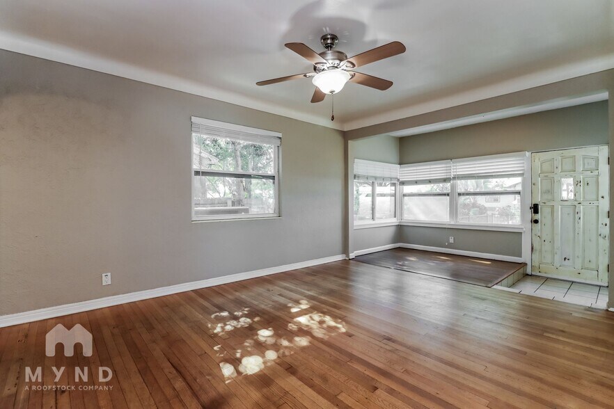 Building Photo - 3301 Yale St N