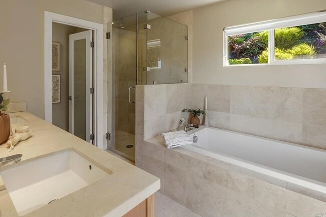 Building Photo - 118 Cazneau Ave