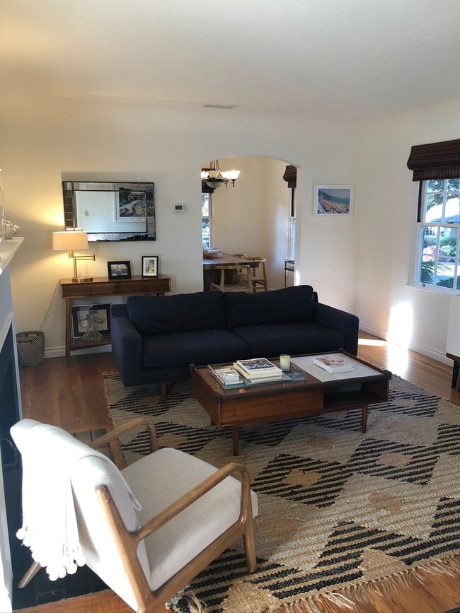 Building Photo - Valmonte Beauty 2 Bedroom Beautiful Home  on Corner Lot with Huge yard