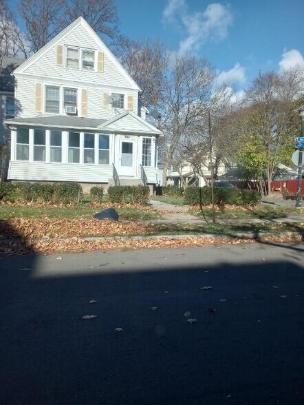 Primary Photo - 404 Birr St