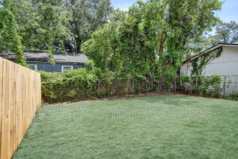 Building Photo - 2117 Moncrief Rd