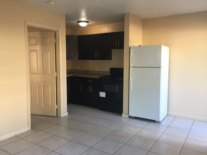 Building Photo - 2424 NW 21st St