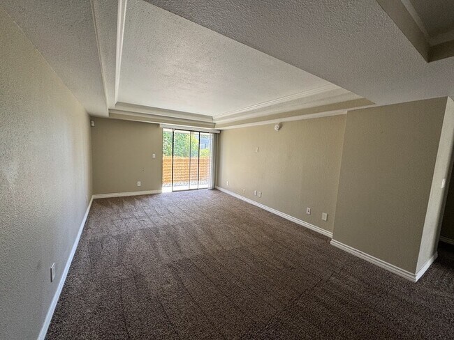 Building Photo - 3420 W Danbury Dr