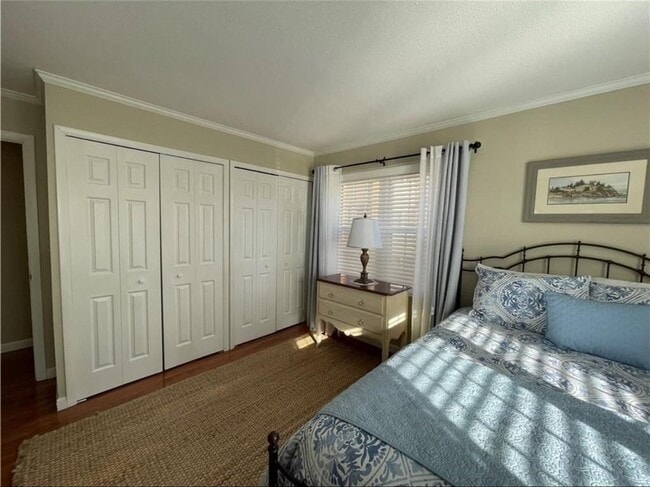 Building Photo - 41 Bullocks Point Ave