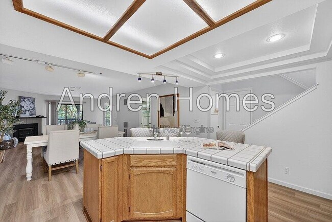 Building Photo - 79 S Branciforte Ave