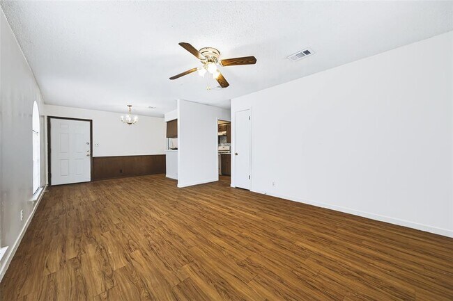 Building Photo - 4713 Sagebrush Trail