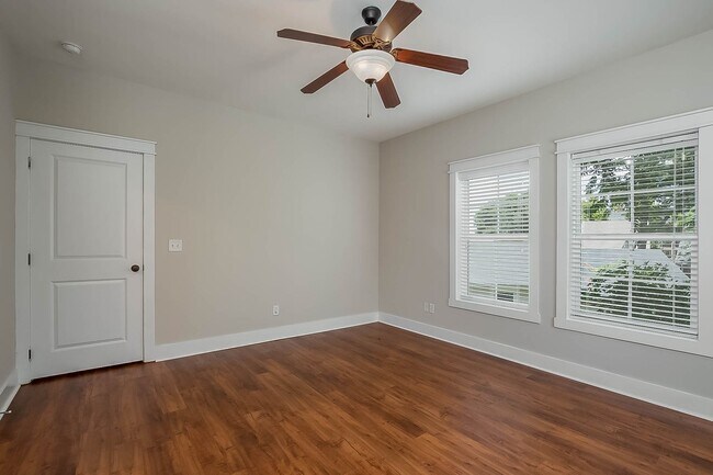 Building Photo - The Grove