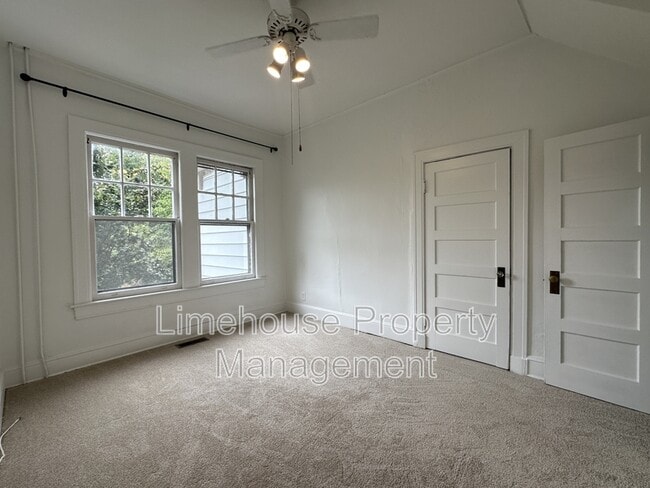 Building Photo - 6205 Hampton Blvd