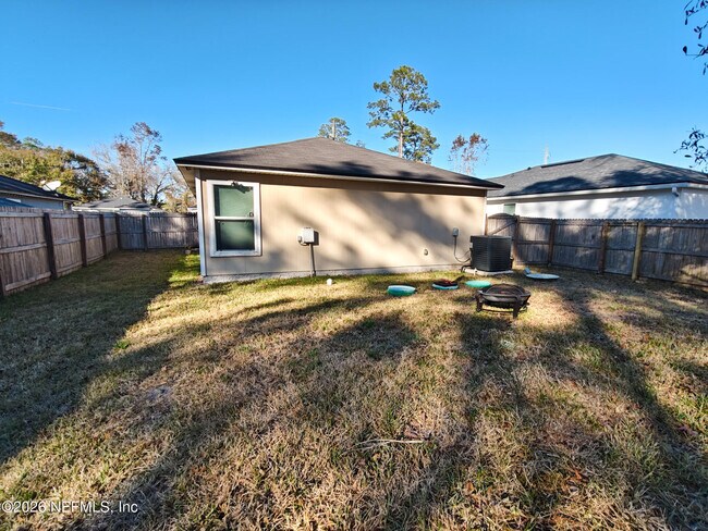 Building Photo - 8444 Hewitt St