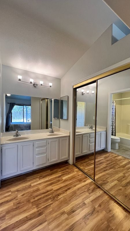 Building Photo - 2170 Cerra Vista Dr