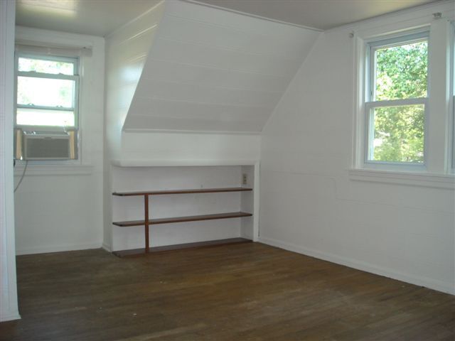 Building Photo - 223 S Bryan Ave