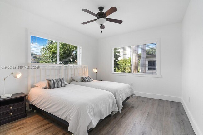 Building Photo - 1142 99th St