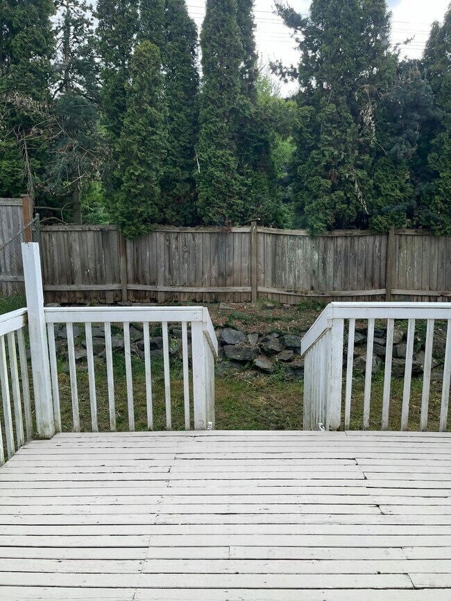 Building Photo - 5928 Seahurst Ave