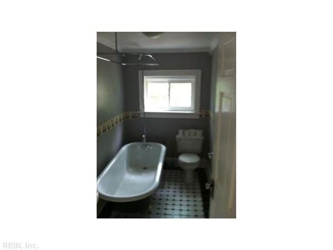 Building Photo - GREAT HOME IN NORFOLK!