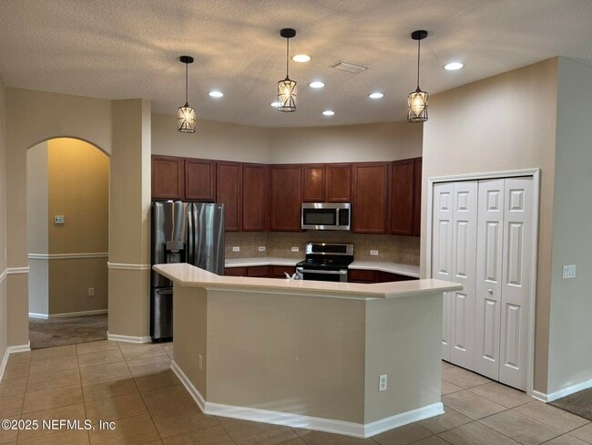 Building Photo - 95470 Sonoma Dr