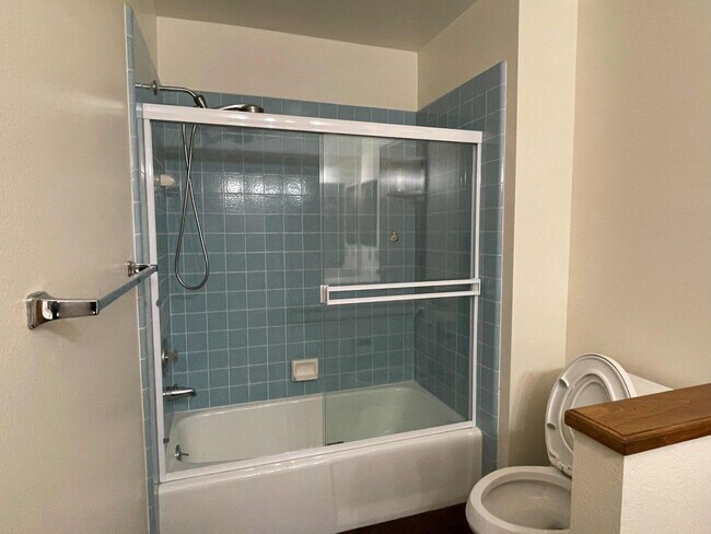 Building Photo - 3 bedroom 3 bath plus a large room downstairs in Lake Wildwood, Penn Valley, CA