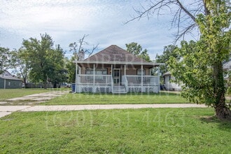 Building Photo - 3 Bedroom 1 Bath