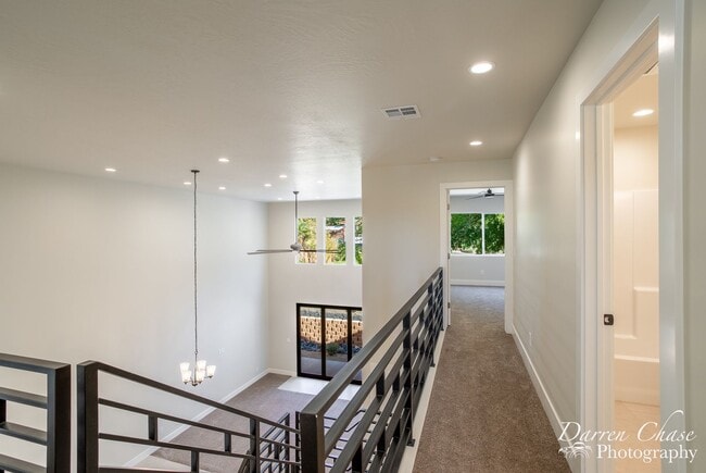 Building Photo - 4 bedroom, 2.5 bathroom townhome in Hurricane!