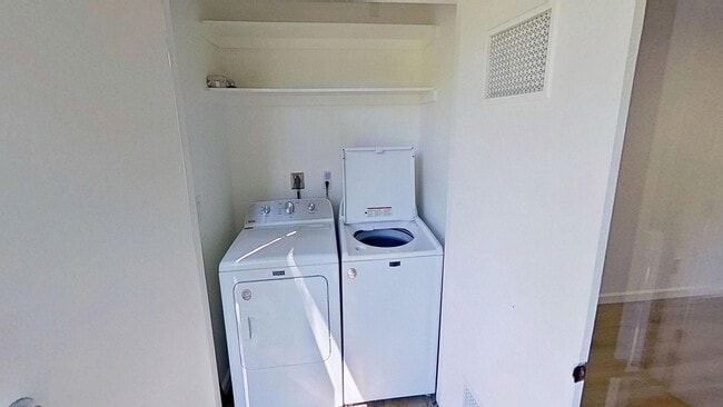 Building Photo - 1 bed/ 1 bath Condo in Goleta-Eucalyptus Grove HOA