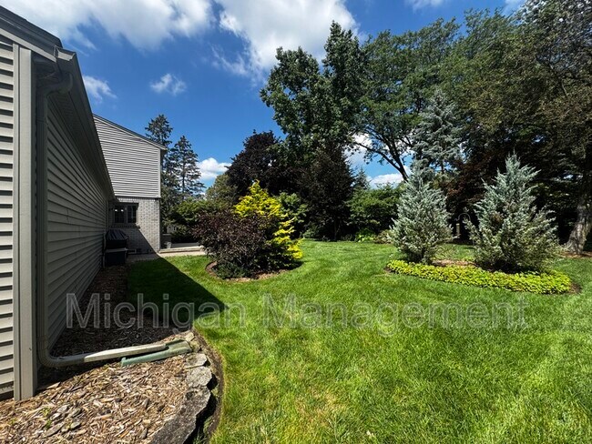 Building Photo - 42098 Banbury Rd